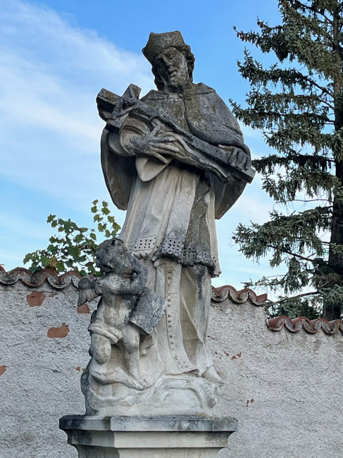 Nepomuk Statue in Pttsching
