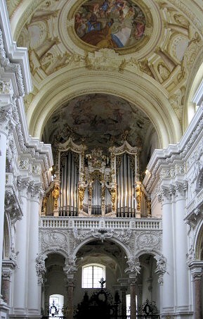 glise abbatiale avec orgue Bruckner