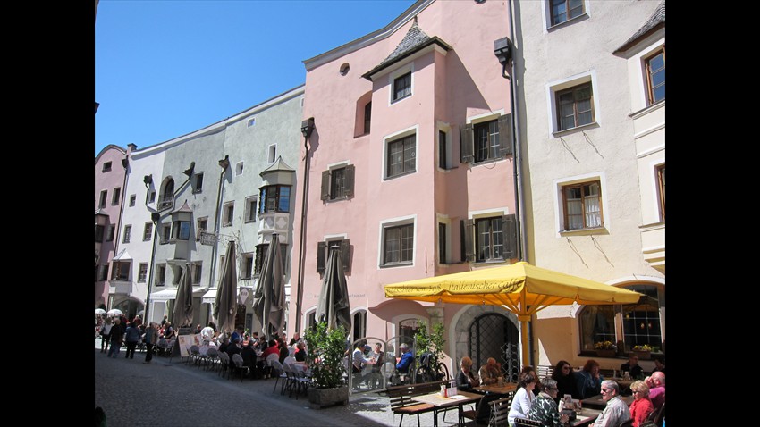 Cafés in the Südtirolerstrasse