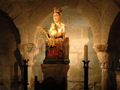 Statue de la Vierge Marie Eunate