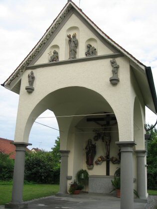 Kreuzkapelle im Friedhof
