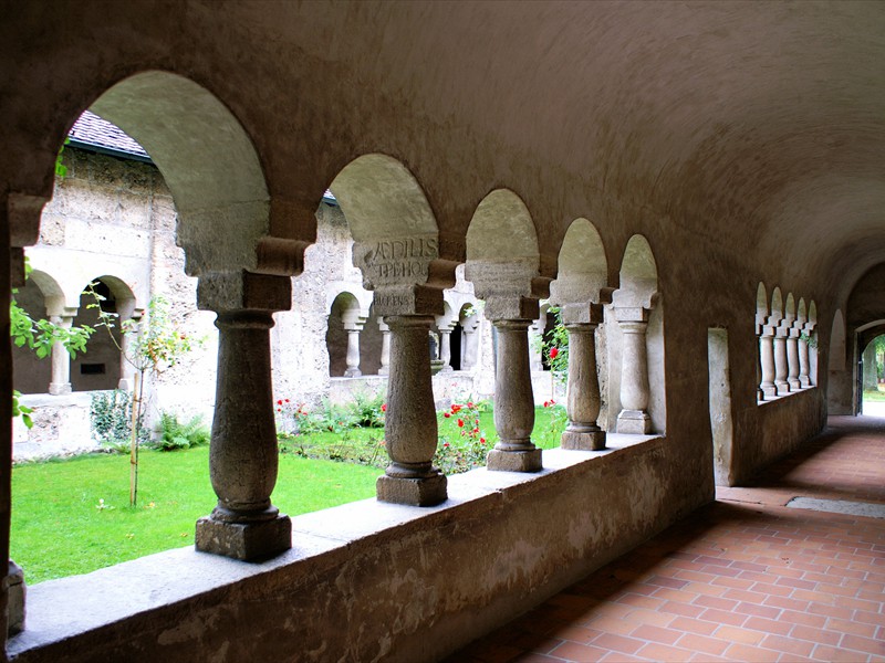 romanesque cloister