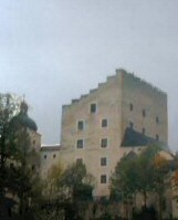 Tour d'habitation à 5 étages (Palas)