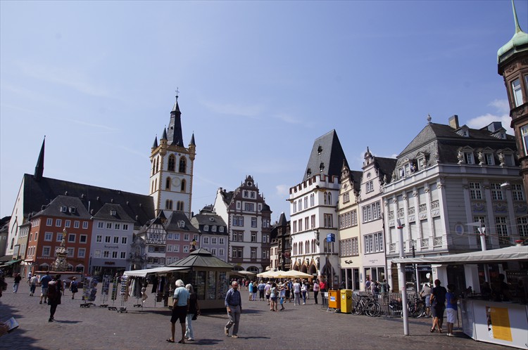 Hauptmarkt und Gangolfkirche