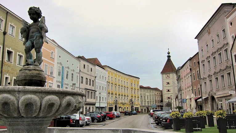 Welser Stadtplatz mit Ledererturm