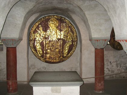 Disque d'or du 9ème/10ème siècle dans la crypte de la cathédrale de Constance