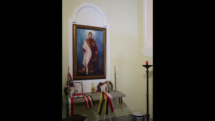 Sein Bild in der Kapelle Sein Bild in der Kapelle